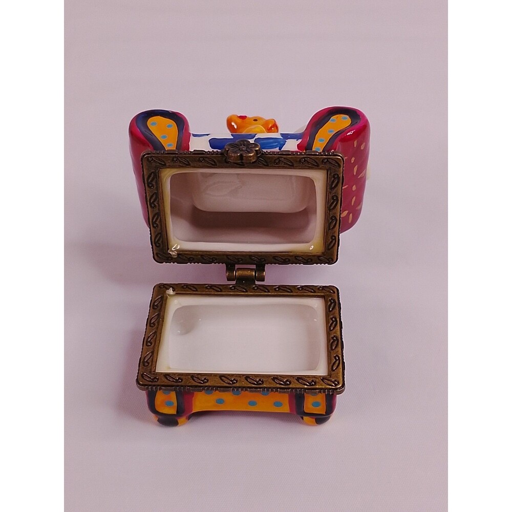Vintage Teddy Bear on Chair Porcelain Hinged Trinket Box - Picture 3 of 9